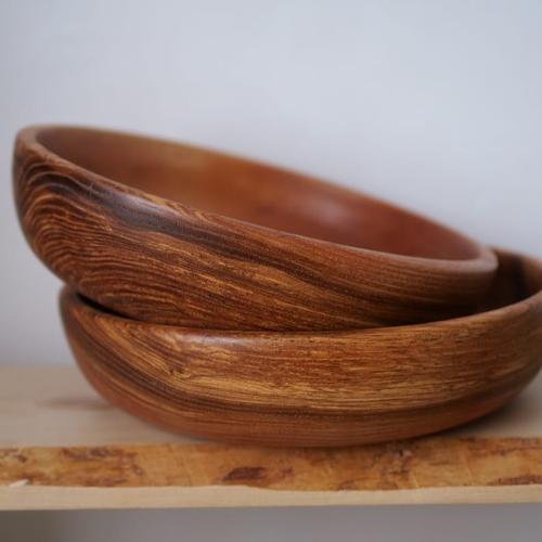 Assiette creuse en frêne-olivier